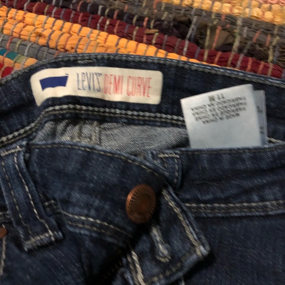 Levi’s Demi Curve Dark Denim Jeans - Picture 5 of 5
